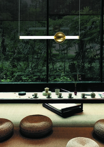 Lampa wisząca złoty połysk z biała kulą 63 cm O-LINE